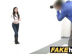 Un vibromasseur faisant gémir Airi Sawada dans des porno mere black tons doux