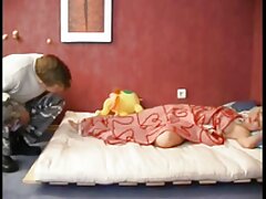 Une superbe fille thaïlandaise agit comme une star du porno videos erotiques soft salope