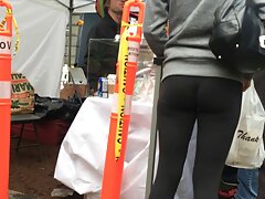 Natalie Sparks montre ses pron gratuit seins fermes lors d'une émission de webcam
