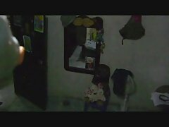 Plantureuse renarde video de sexe tukif Ember Reigns baisée sur le lit